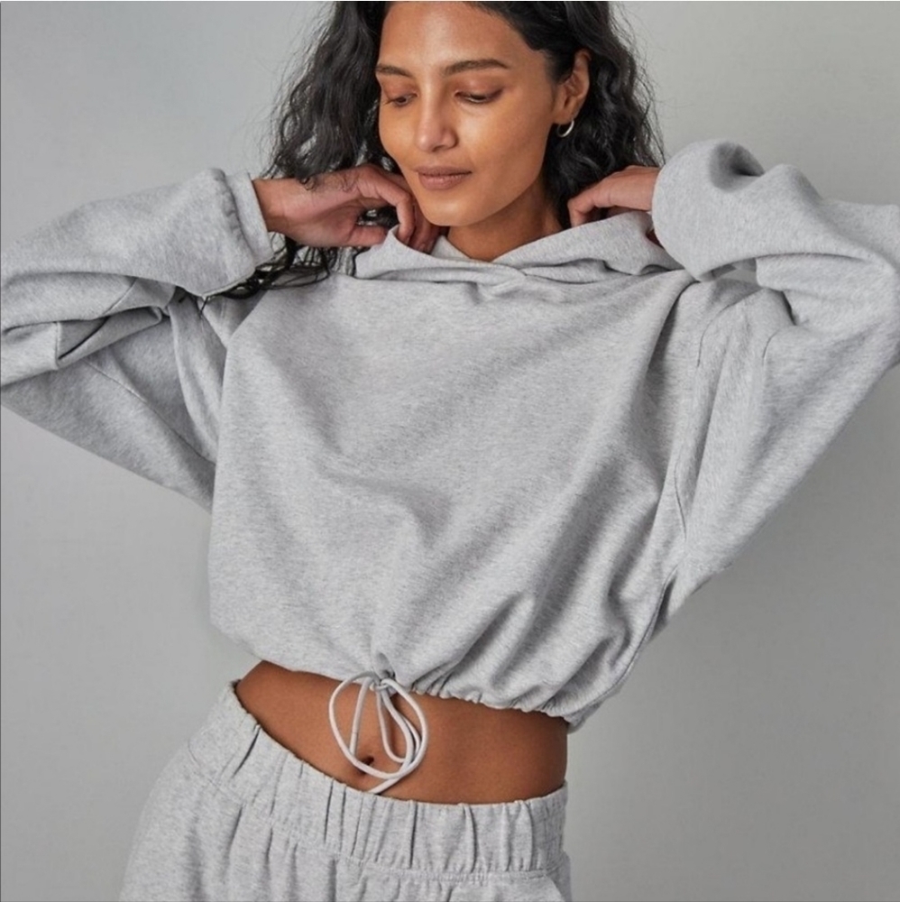 ARITZIA The Group by Babaton Weekender Grey Cinched Hoodie Women's Size 2XS